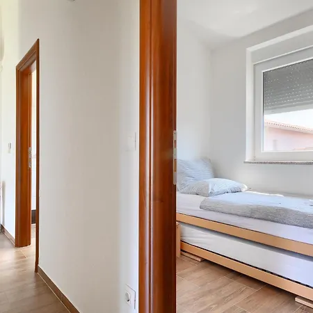 Holiday home Lara I Liznjan