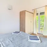 Lara 1 * Ližnjan