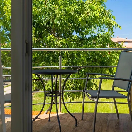 Lara 1 Villa Ližnjan