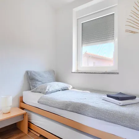 Lara 1 Villa Ližnjan